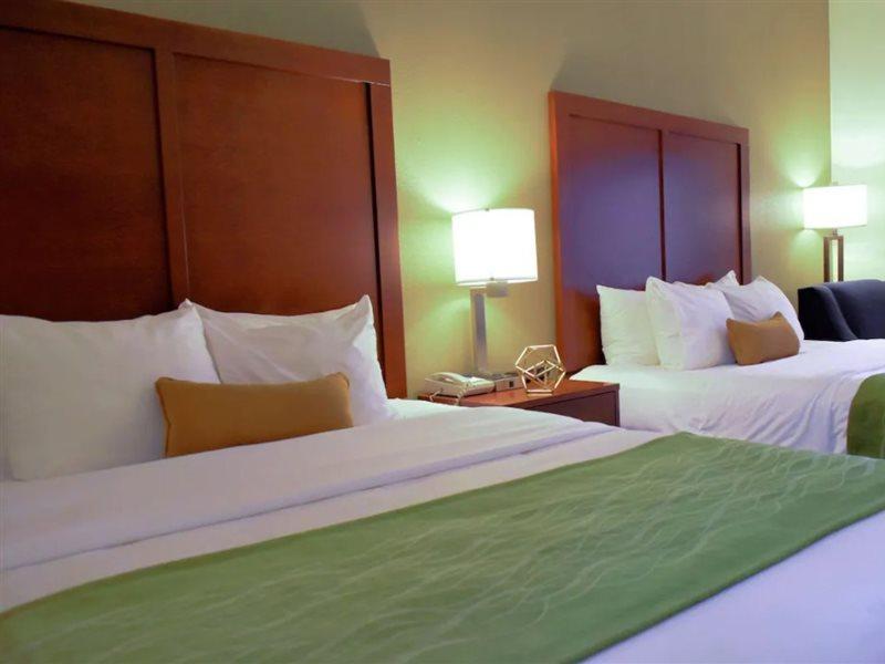 Comfort Inn & Suites Greenville I-70 Dış mekan fotoğraf