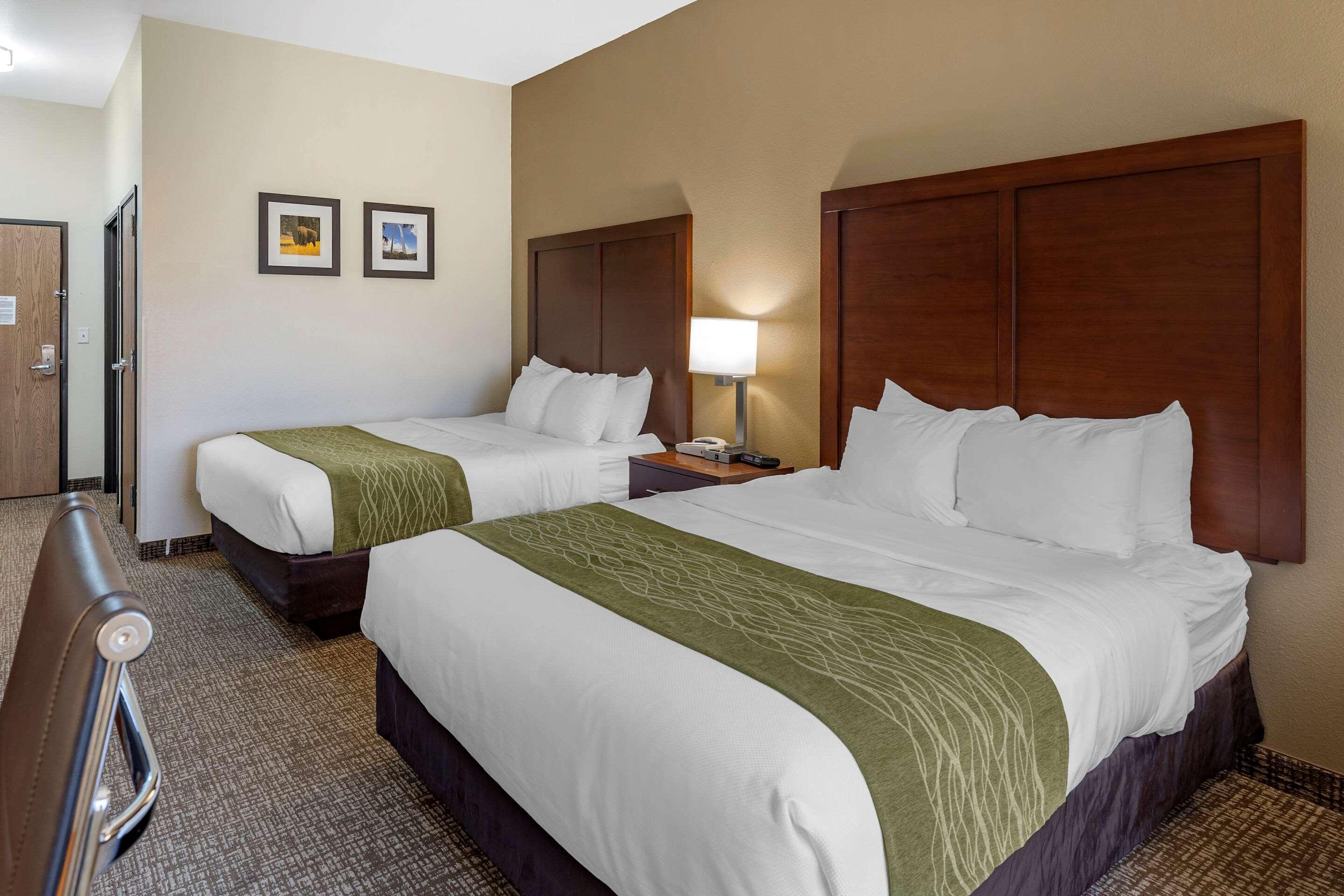 Comfort Inn & Suites Greenville I-70 Dış mekan fotoğraf