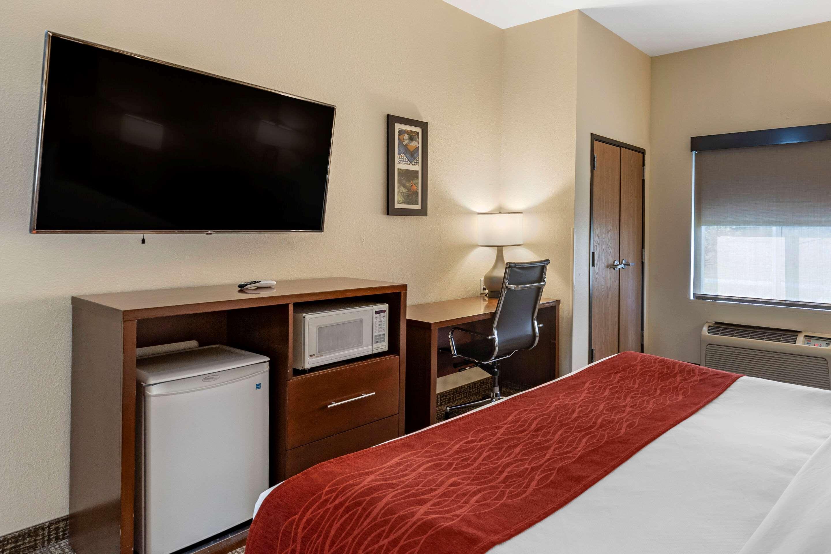 Comfort Inn & Suites Greenville I-70 Dış mekan fotoğraf
