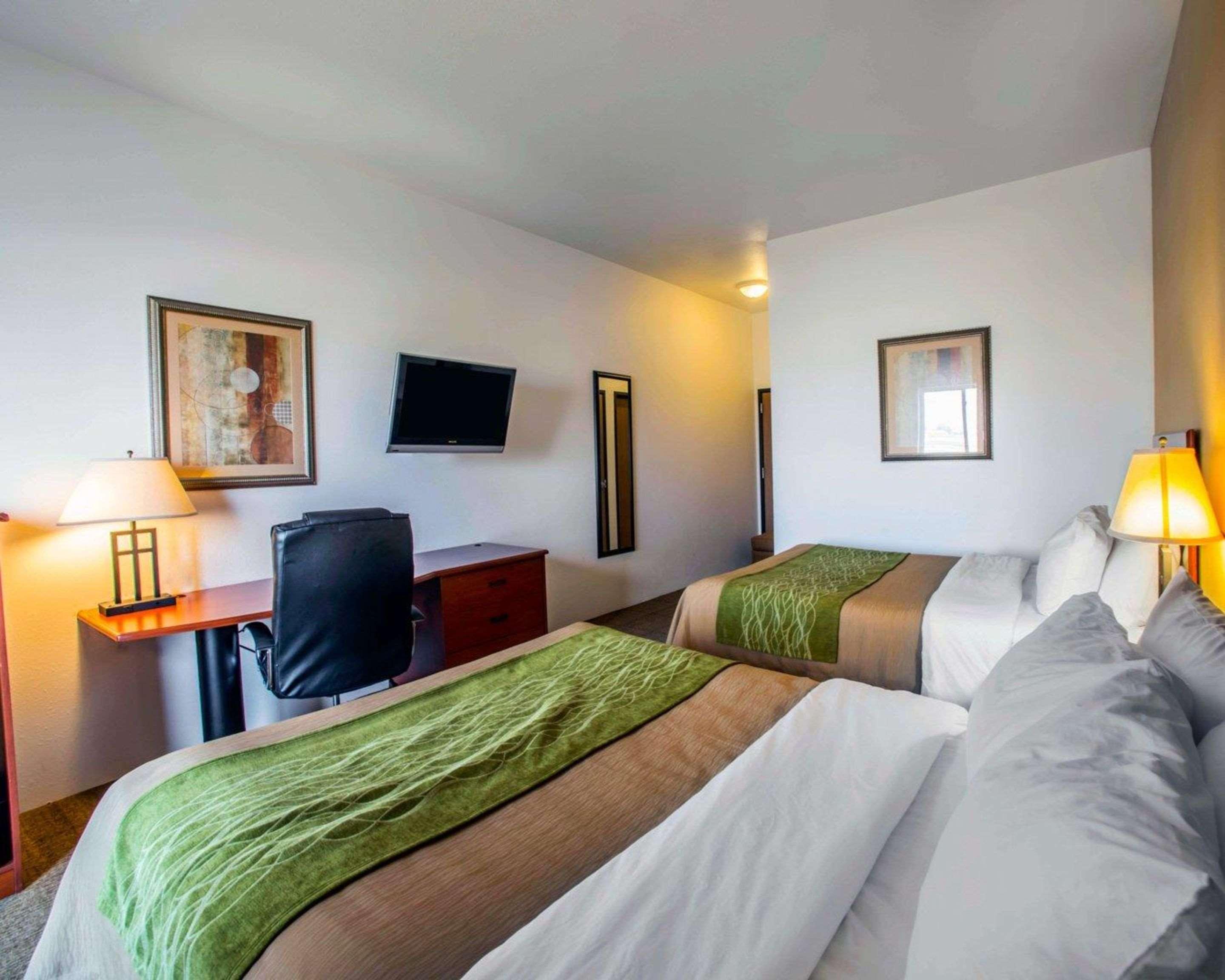 Comfort Inn & Suites Greenville I-70 Dış mekan fotoğraf