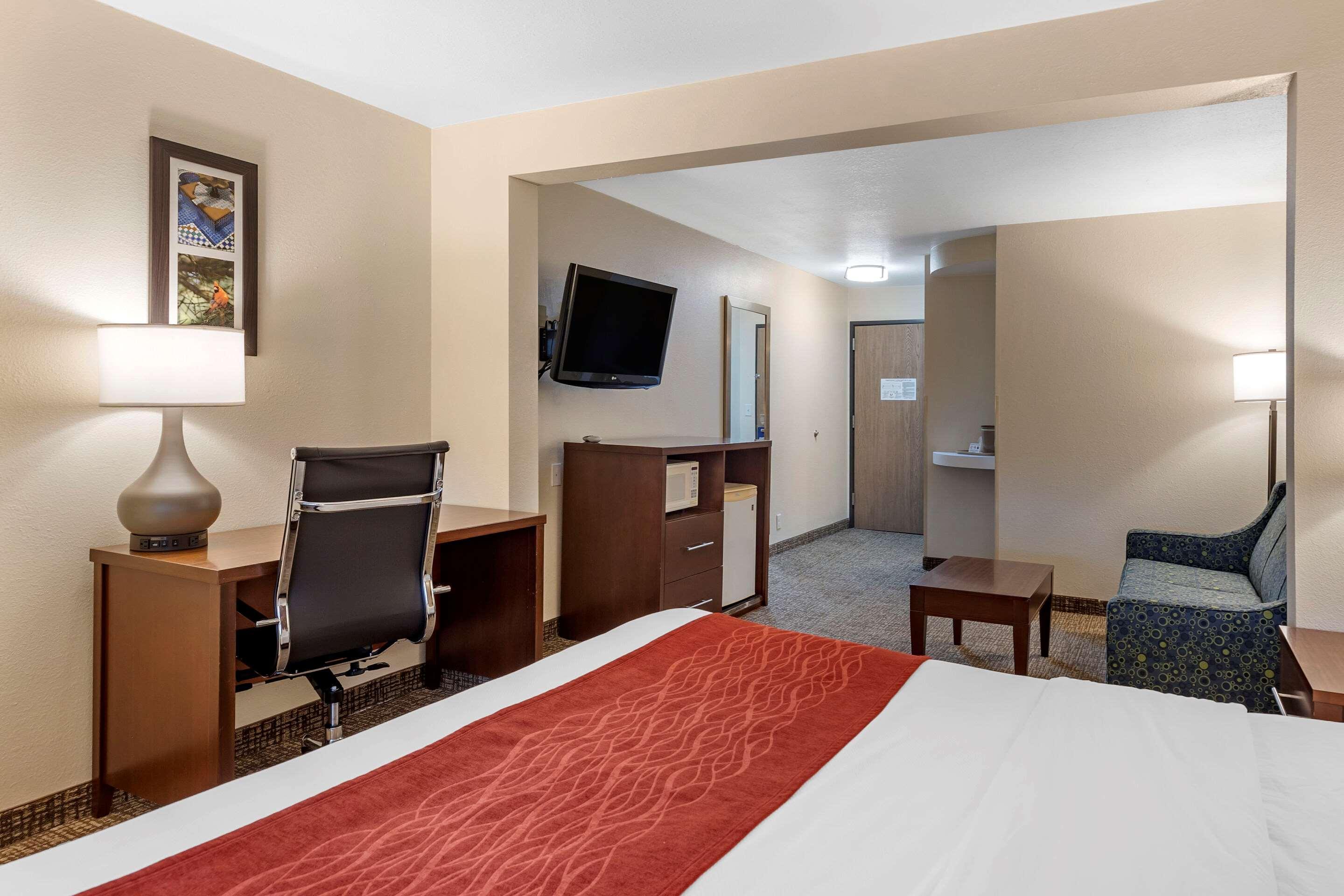 Comfort Inn & Suites Greenville I-70 Dış mekan fotoğraf