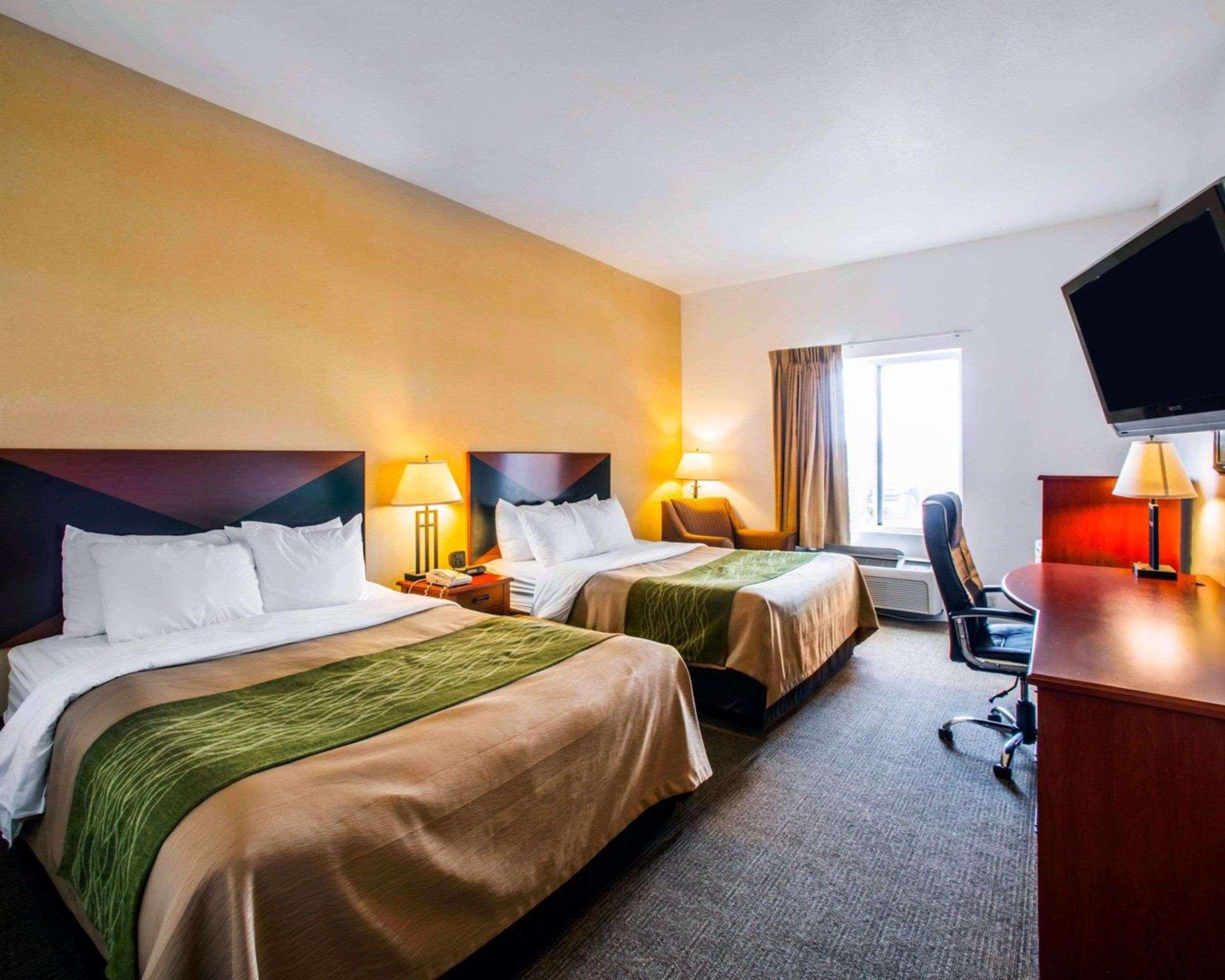 Comfort Inn & Suites Greenville I-70 Dış mekan fotoğraf