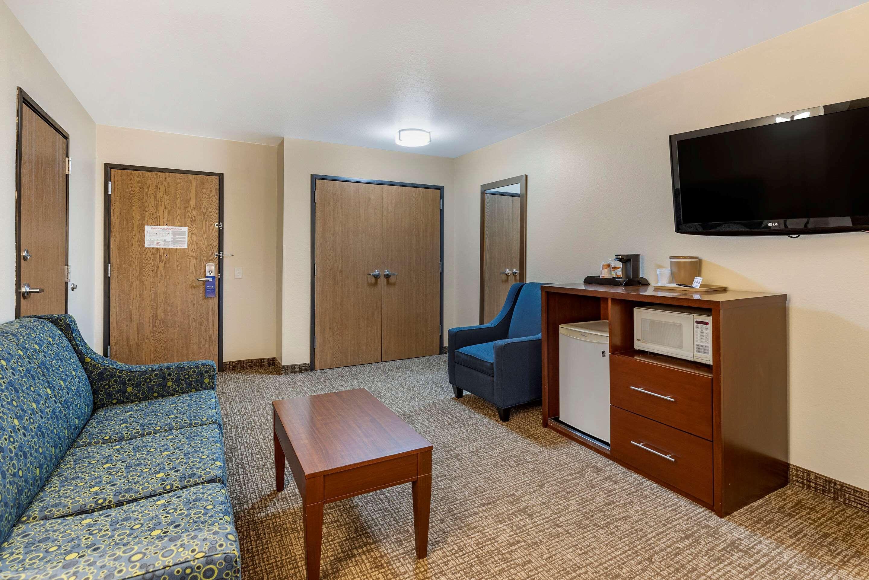 Comfort Inn & Suites Greenville I-70 Dış mekan fotoğraf