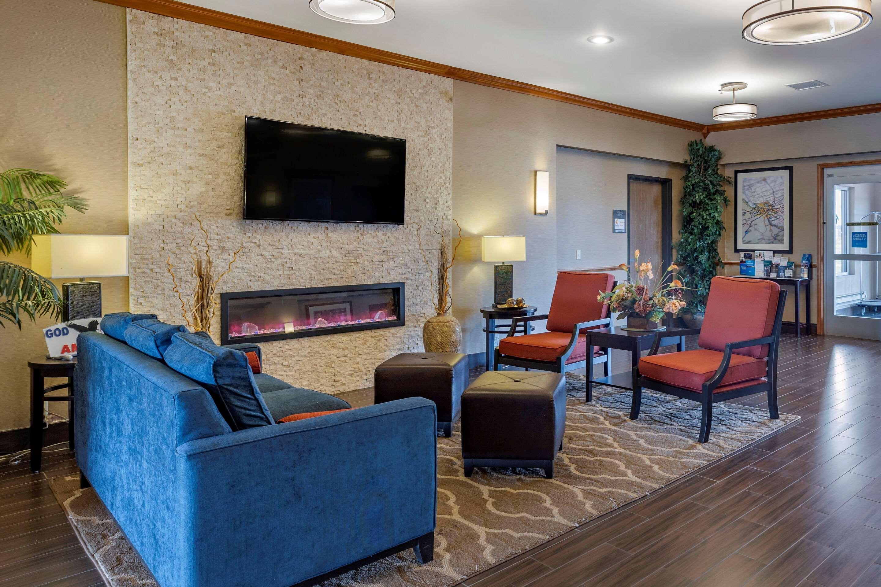 Comfort Inn & Suites Greenville I-70 Dış mekan fotoğraf