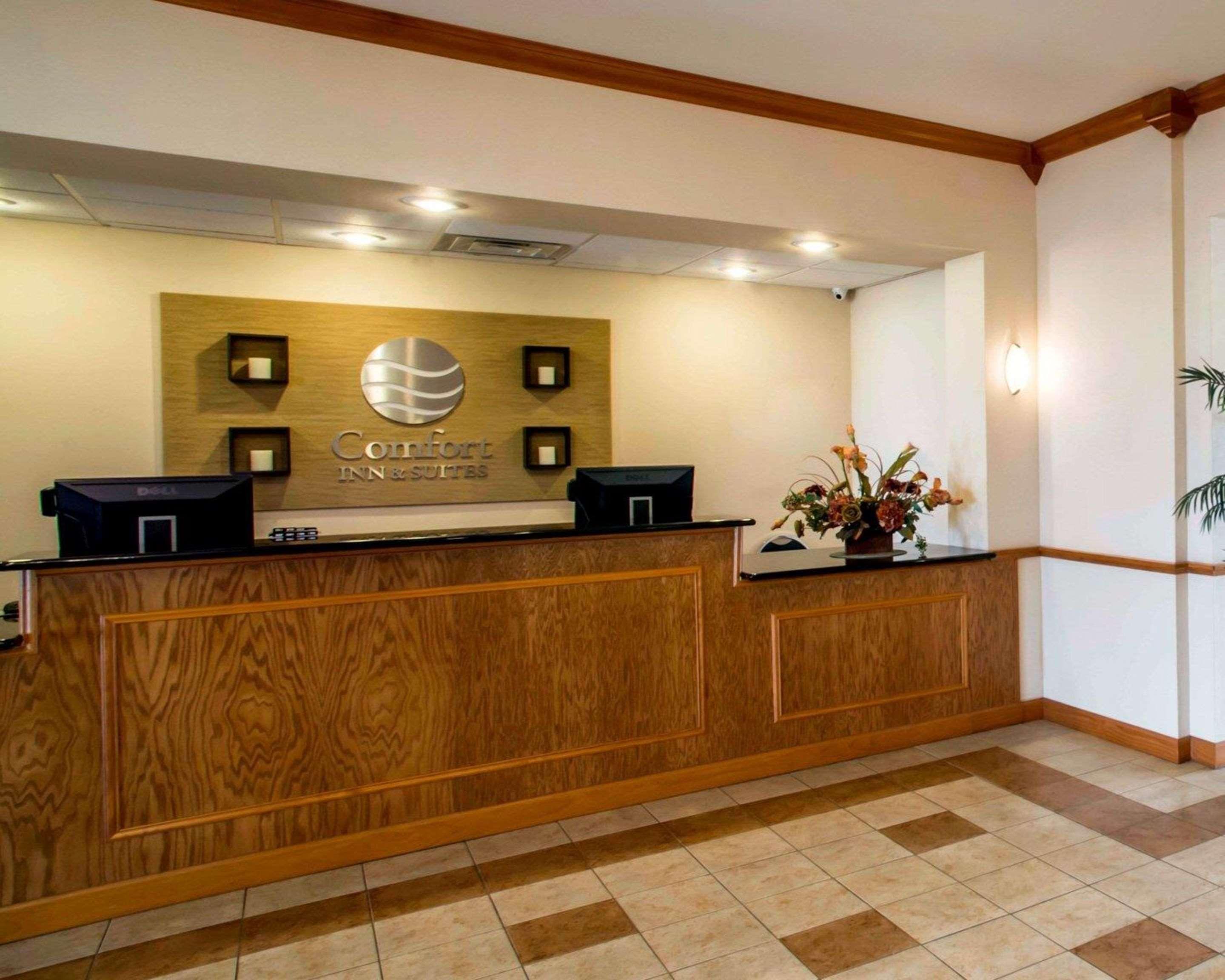 Comfort Inn & Suites Greenville I-70 Dış mekan fotoğraf