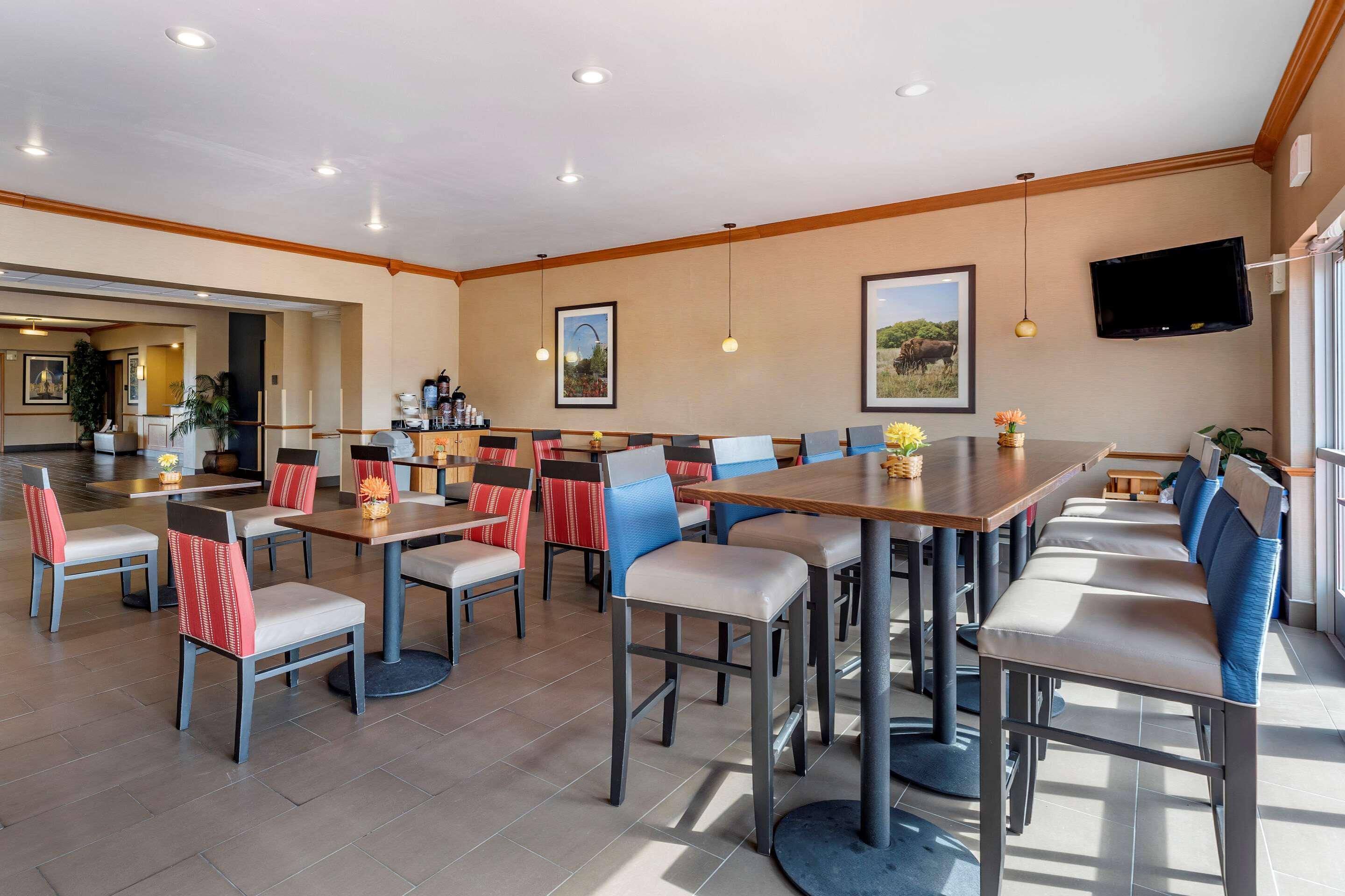 Comfort Inn & Suites Greenville I-70 Dış mekan fotoğraf