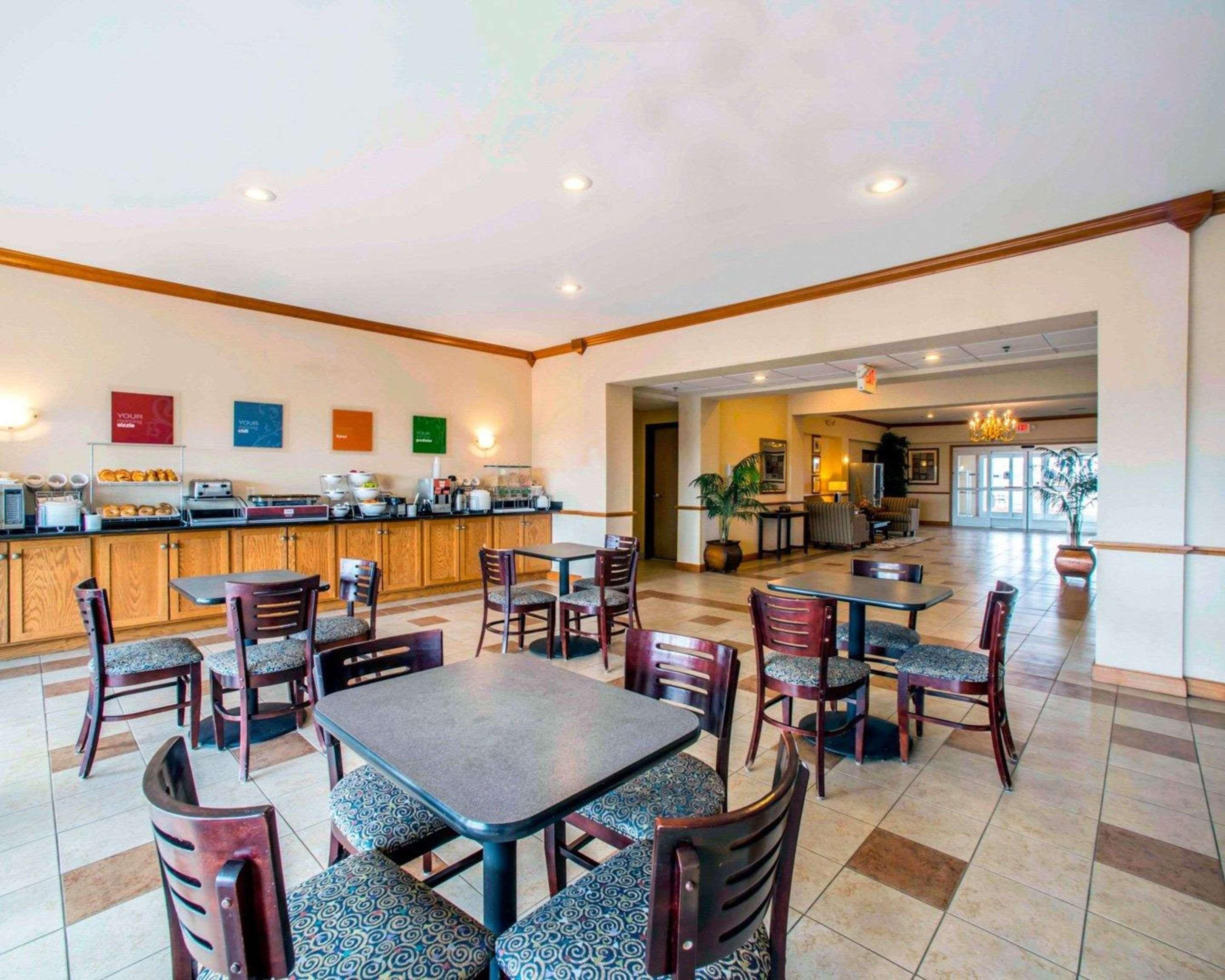 Comfort Inn & Suites Greenville I-70 Dış mekan fotoğraf