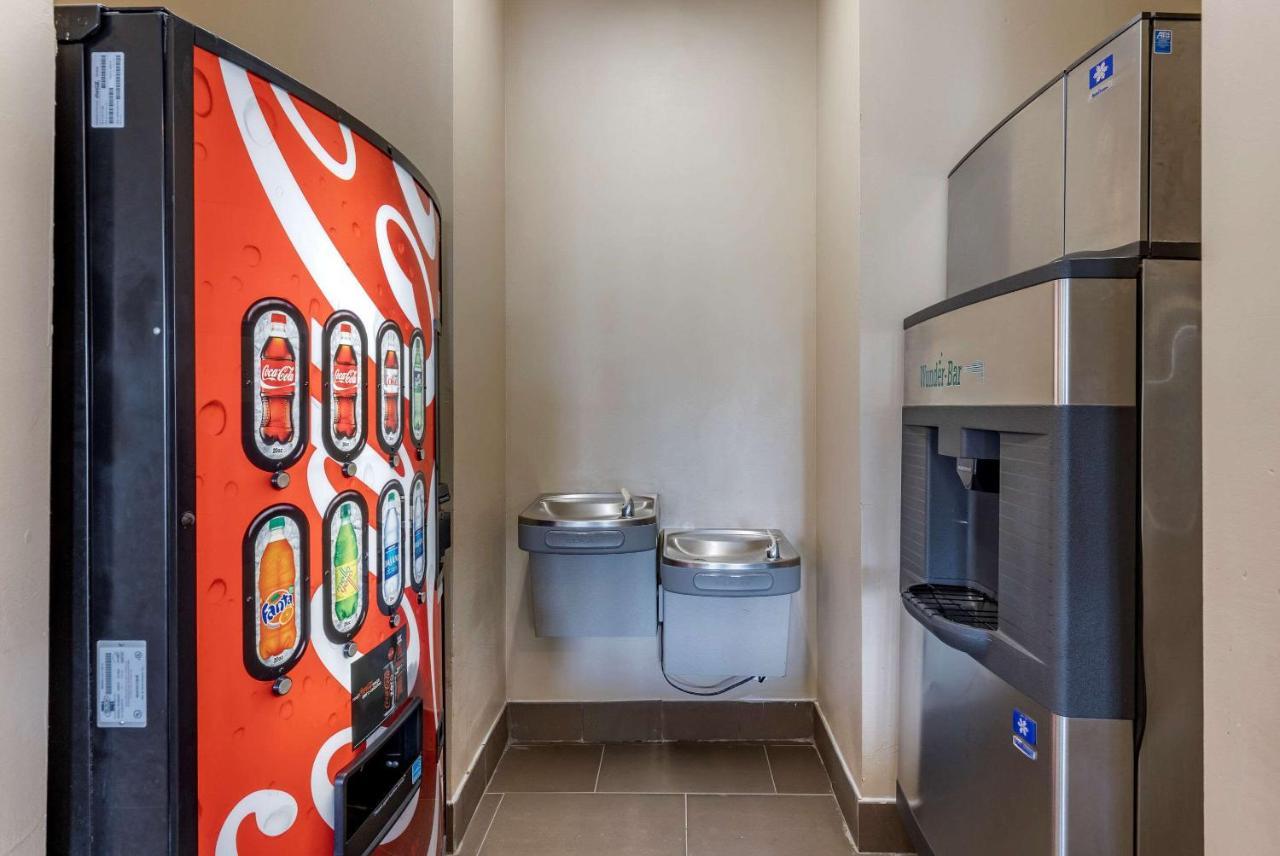 Comfort Inn & Suites Greenville I-70 Dış mekan fotoğraf